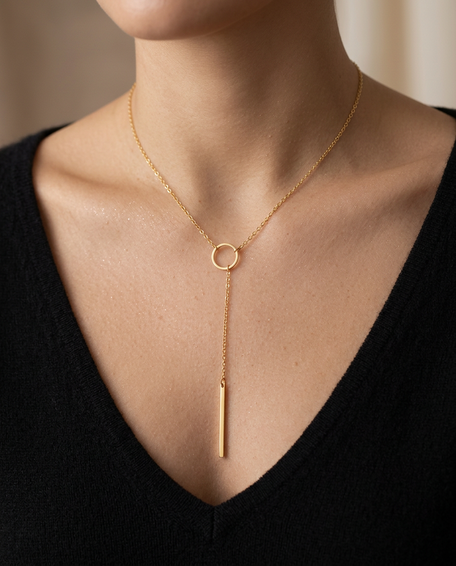 Detail of the open circle and sliding chain in Gold.