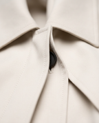Balloon Blouson in Beige, point collar and covered button, detail view